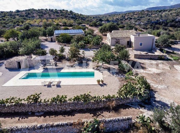 casa indipendente in vendita a Noto
