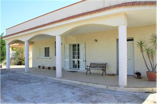 casa indipendente in vendita a Noto in zona San Corrado di Fuori