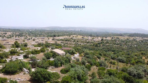 casa indipendente in vendita a Noto in zona Lenzavacche