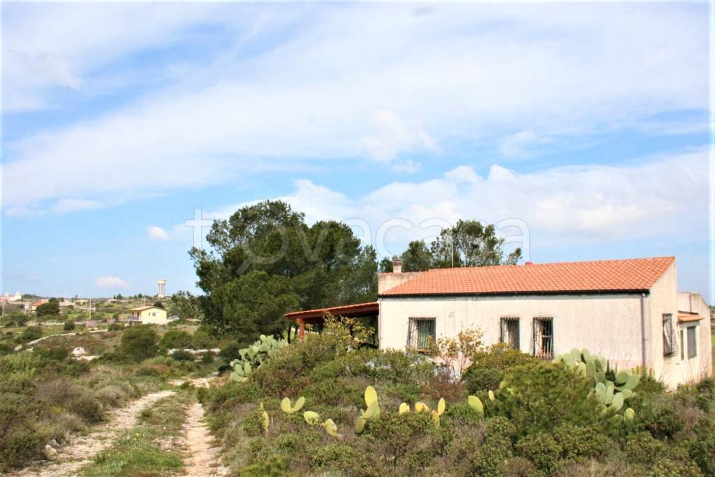 casa indipendente in vendita a Noto in zona Testa dell'Acqua