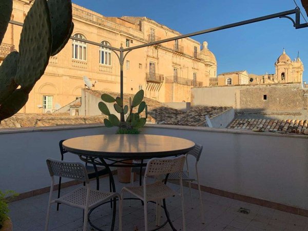 casa indipendente in vendita a Noto