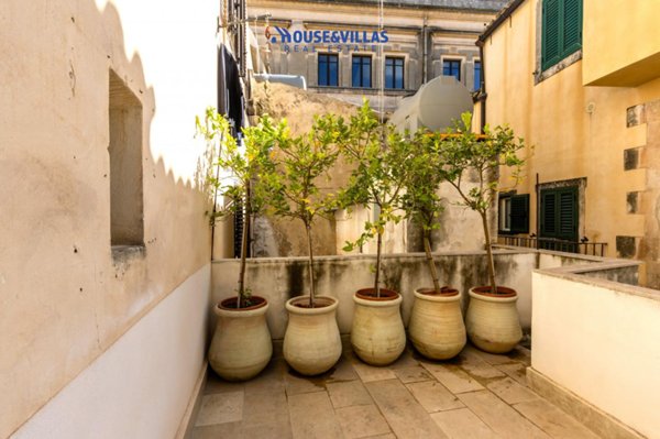 casa indipendente in vendita a Noto