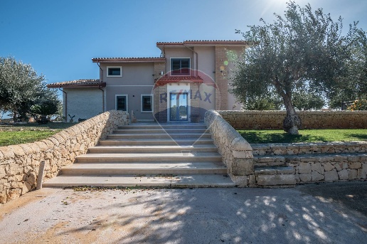 casa indipendente in vendita a Noto in zona Falconara