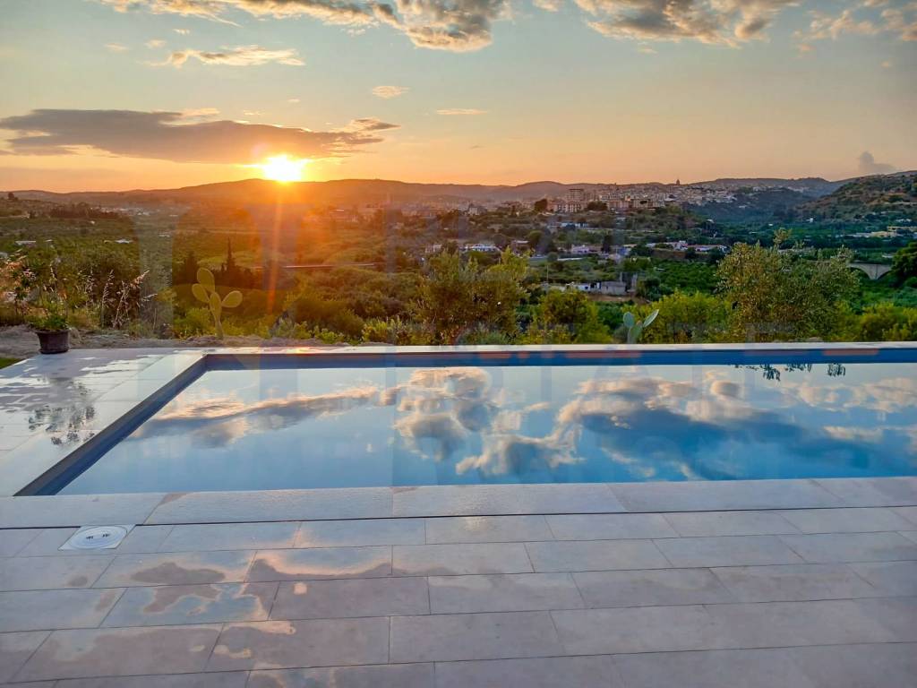 casa indipendente in vendita a Noto