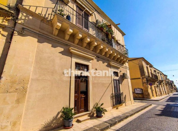 casa indipendente in vendita a Noto