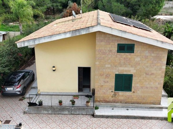 casa indipendente in vendita a Noto in zona San Corrado di Fuori
