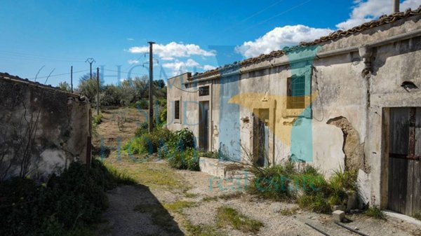 casa indipendente in vendita a Noto