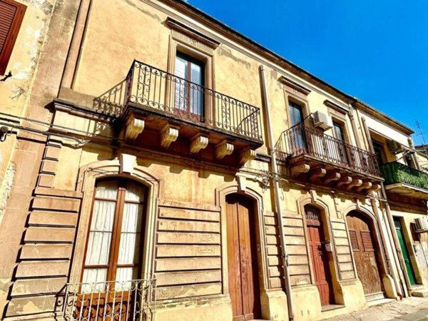 casa indipendente in vendita a Noto