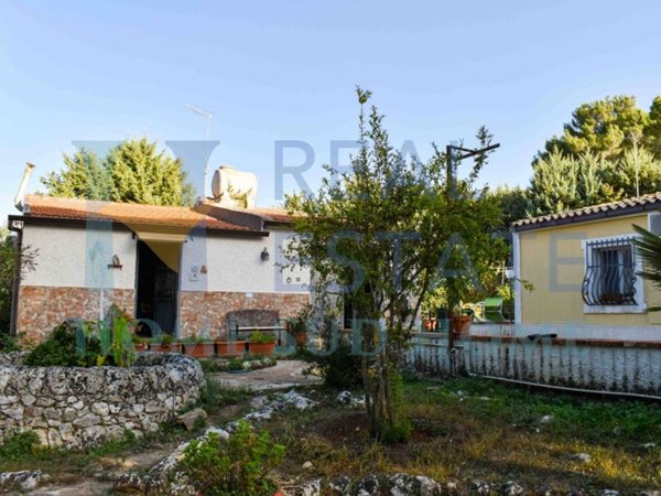 casa indipendente in vendita a Noto