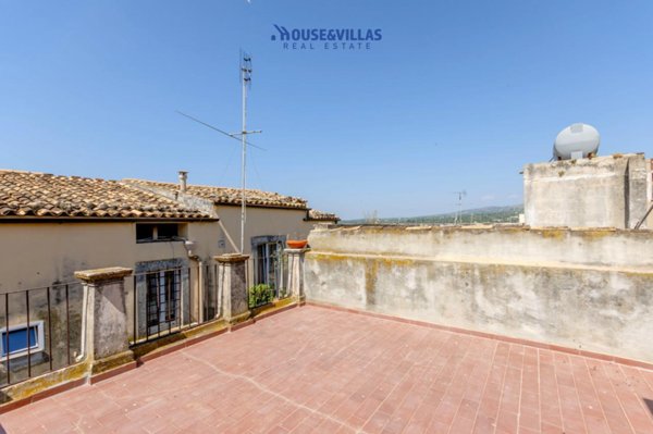 casa indipendente in vendita a Noto