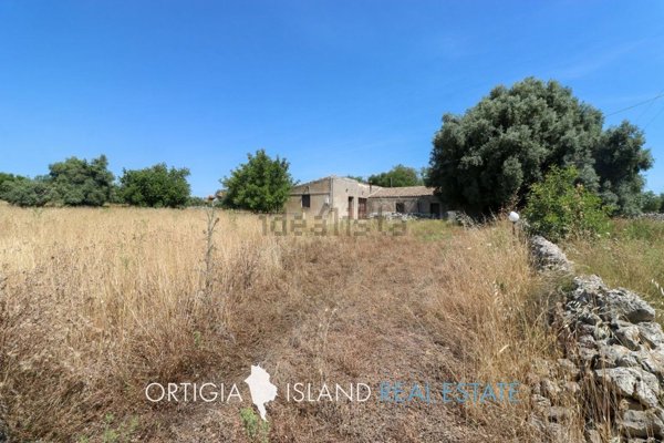 casa indipendente in vendita a Noto