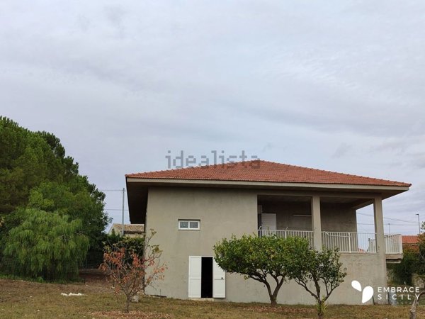 pentavano in vendita a Noto in zona Testa dell'Acqua