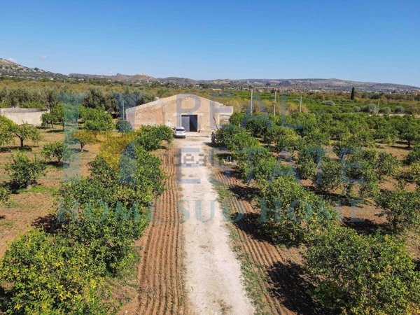 casa indipendente in vendita a Noto