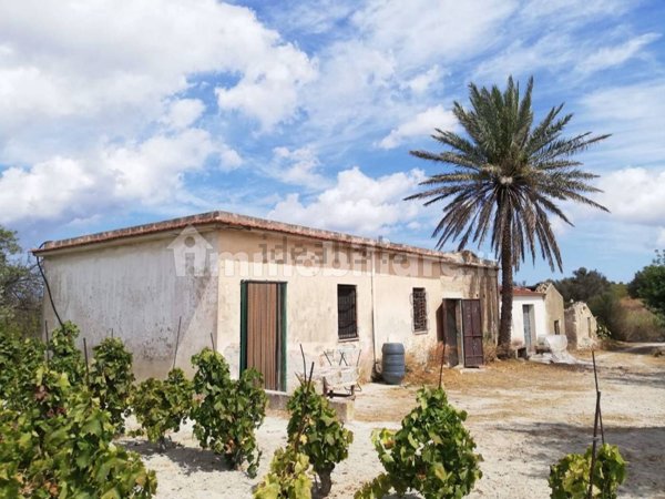 casa indipendente in vendita a Noto in zona San Lorenzo