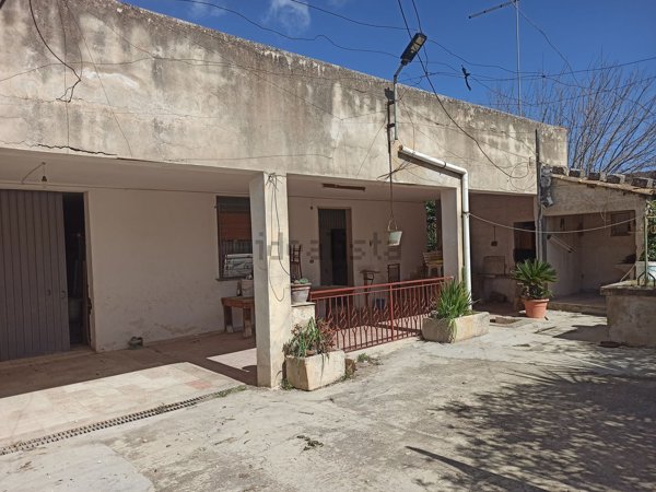 casa indipendente in vendita a Noto
