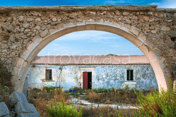 casa indipendente in vendita a Noto