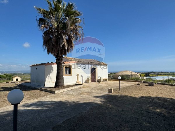casa indipendente in vendita a Noto in zona Vendicari