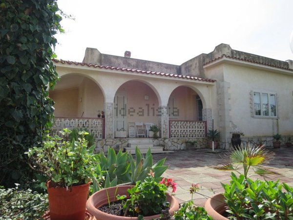 casa indipendente in vendita a Noto