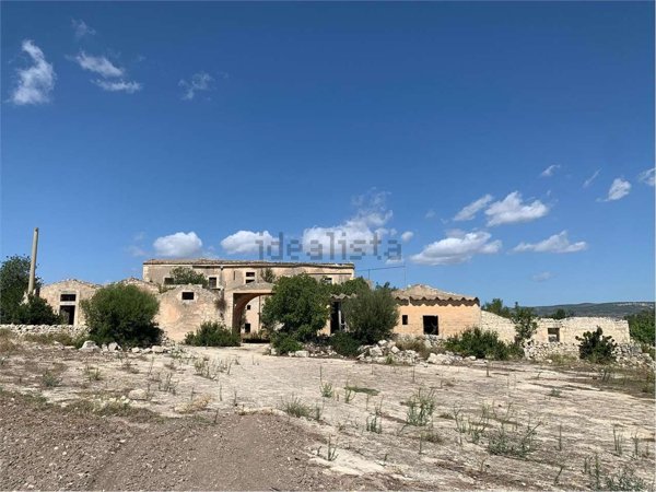 casale in vendita a Noto