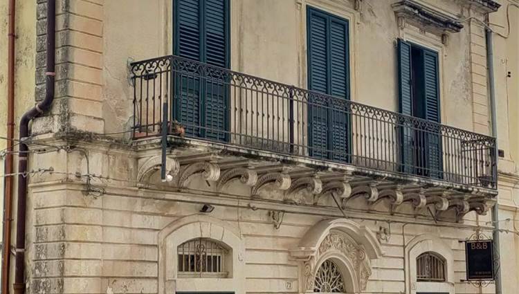 intera palazzina in vendita a Noto