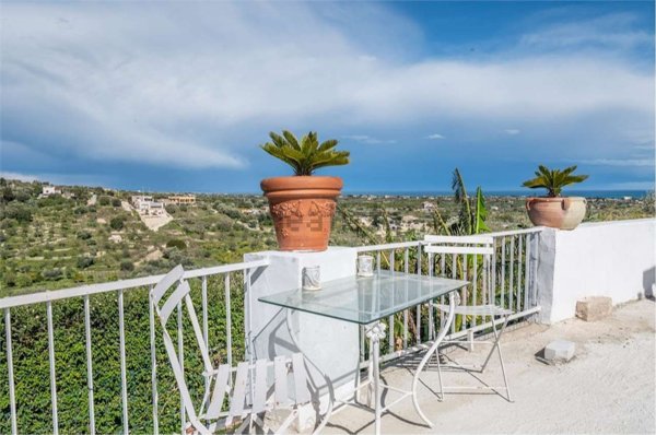 casa indipendente in vendita a Noto