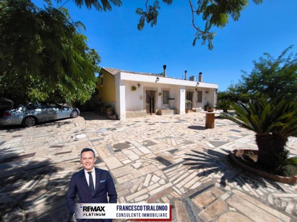 casa indipendente in vendita a Noto in zona Testa dell'Acqua