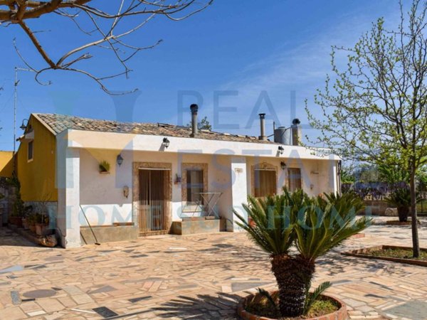 casa indipendente in vendita a Noto