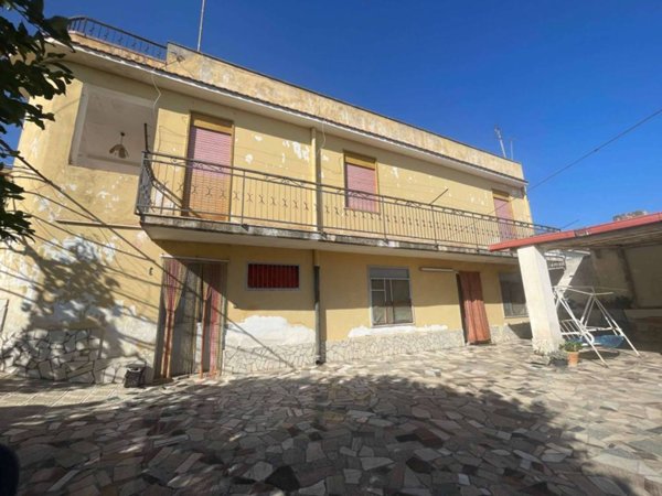 casa indipendente in vendita a Noto