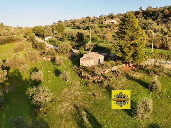 casa indipendente in vendita a Noto