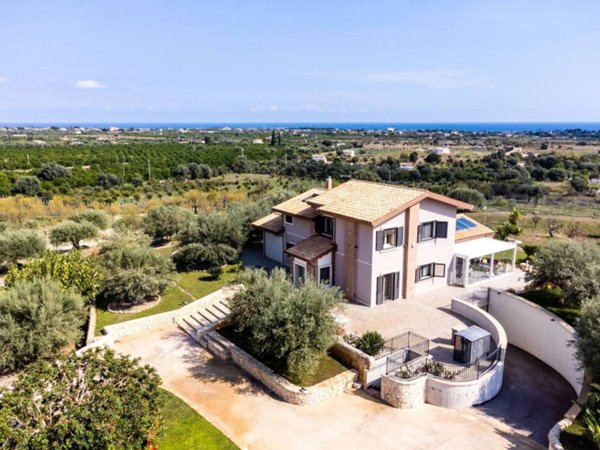 casa indipendente in vendita a Noto