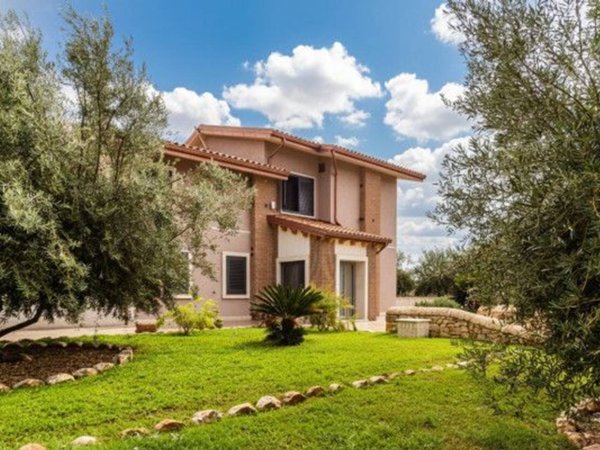 casa indipendente in vendita a Noto