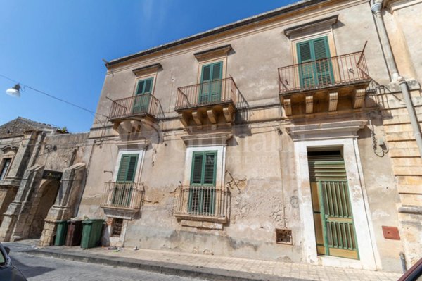 casa indipendente in vendita a Noto