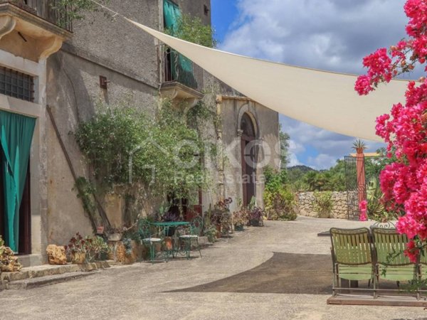casa indipendente in vendita a Noto in zona Vendicari