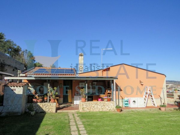 casa indipendente in vendita a Noto