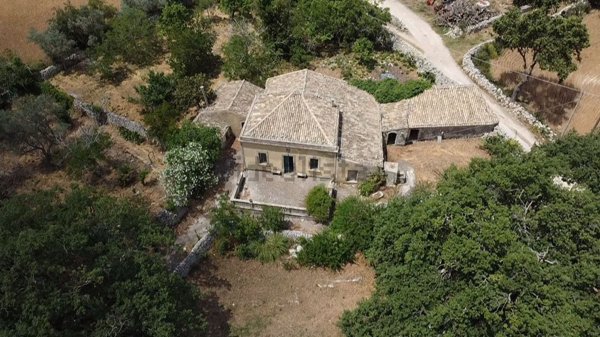 casa indipendente in vendita a Noto