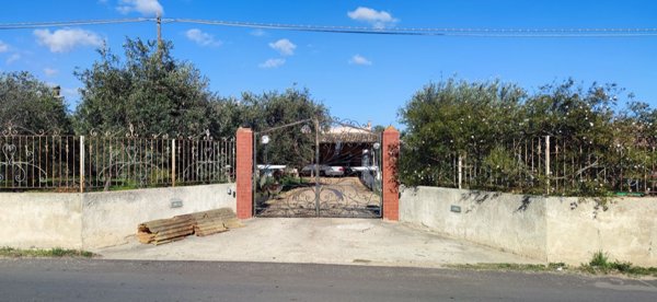 casa indipendente in vendita a Noto in zona Falconara