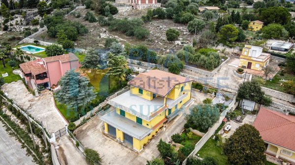casa indipendente in vendita a Noto