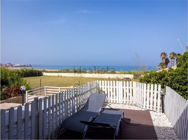 casa indipendente in vendita a Noto in zona Calabernardo