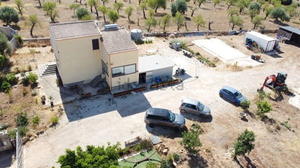 casa indipendente in vendita a Noto in zona Falconara