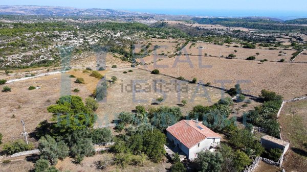 casa indipendente in vendita a Noto