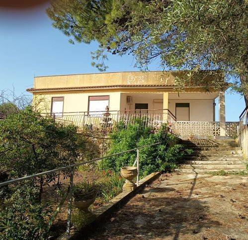 casa indipendente in vendita a Noto