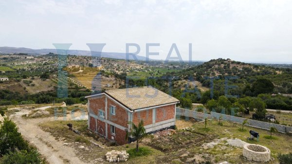 casa indipendente in vendita a Noto