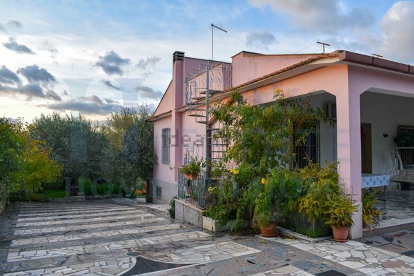 casa indipendente in vendita a Noto