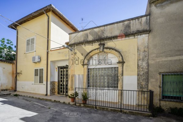 casa indipendente in vendita a Noto
