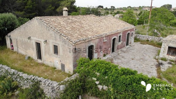 casa indipendente in vendita a Noto