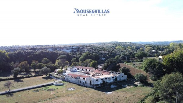 casa indipendente in vendita a Noto