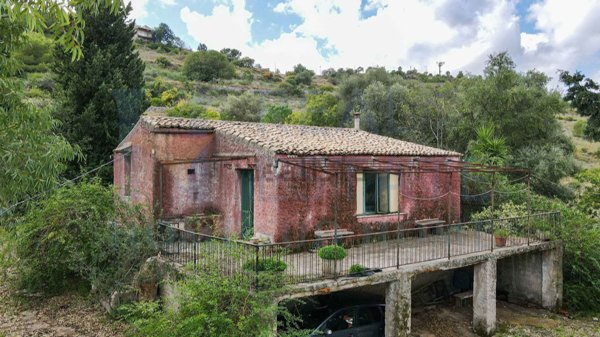 casa indipendente in vendita a Noto