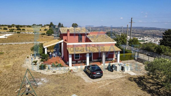 casa indipendente in vendita a Noto