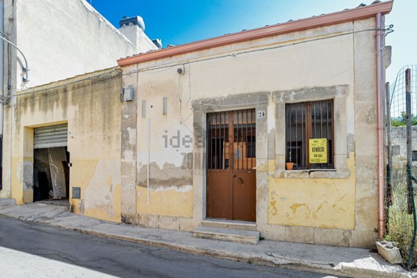 casa indipendente in vendita a Noto