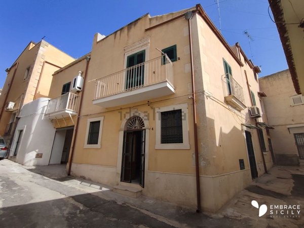 casa indipendente in vendita a Noto